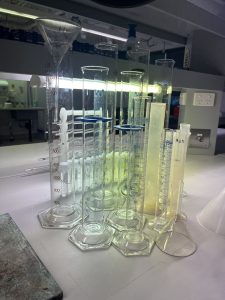 Loop Lab Beakers 2
